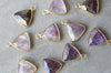 Pendentif triangle améthyste violette, pendentif pierre, support doré, création bijoux pierre naturelle, 19mm, x1 G3938