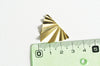 Pendentif triangle éventail plié laiton brut lisse, apprêt doré sans nickel, Pendentif doré en laiton brut,29x22mm, x2 G3222