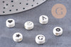 Perle porcelaine blanche lettre alphabet 8.5mm, x1 (G3461)