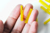 Perles rocaille Tube rocaille jaune translucide jaune, 28mm, x 10gr G4391