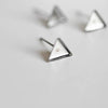 clous-puces oreille platine triangle, boucles d'oreille,création bijoux,support cabochon triangle, 8mm x 7mm, lot 10-G1796